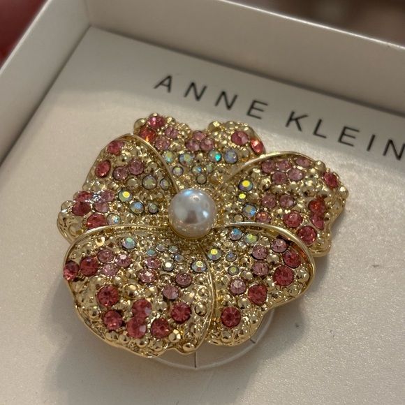 Anne Klein Brooch - Picture 2 of 3